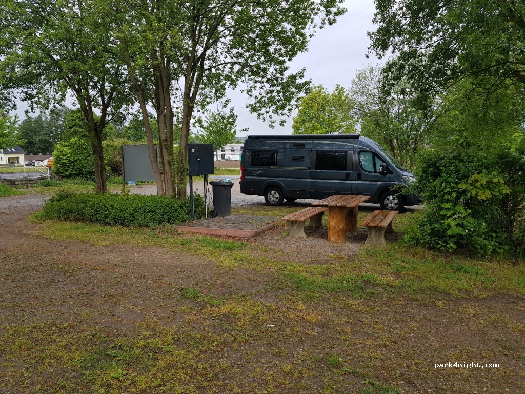 (92709) Moosbach - 10 Marktplatz — foto