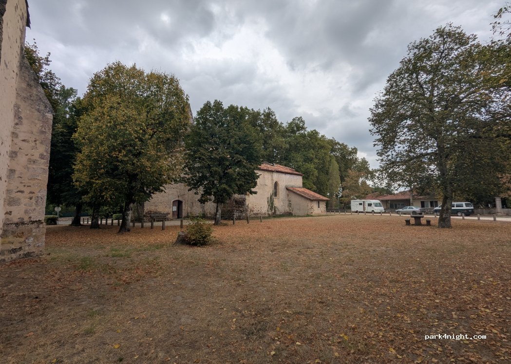 (40410) Moustey - 44 Place des 2 Eglises — foto 4