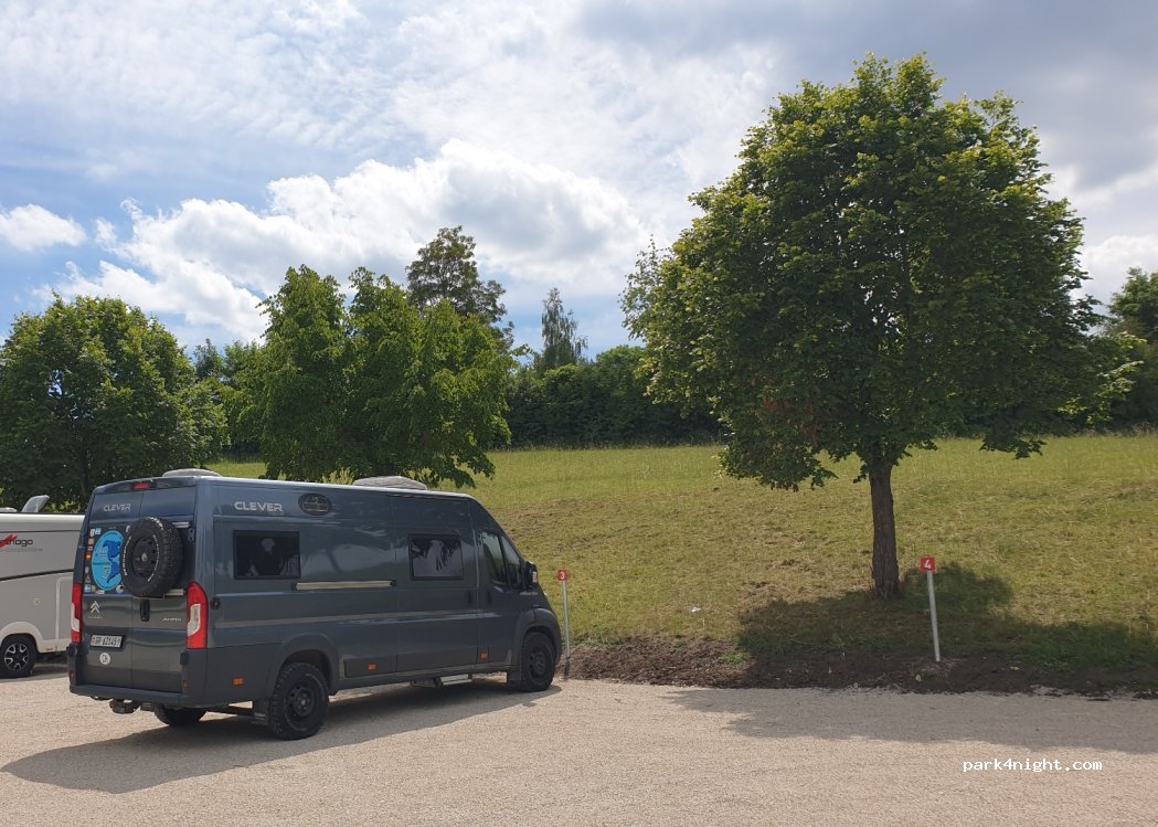 Wohnmobilstellplatz Schloss Harburg — foto