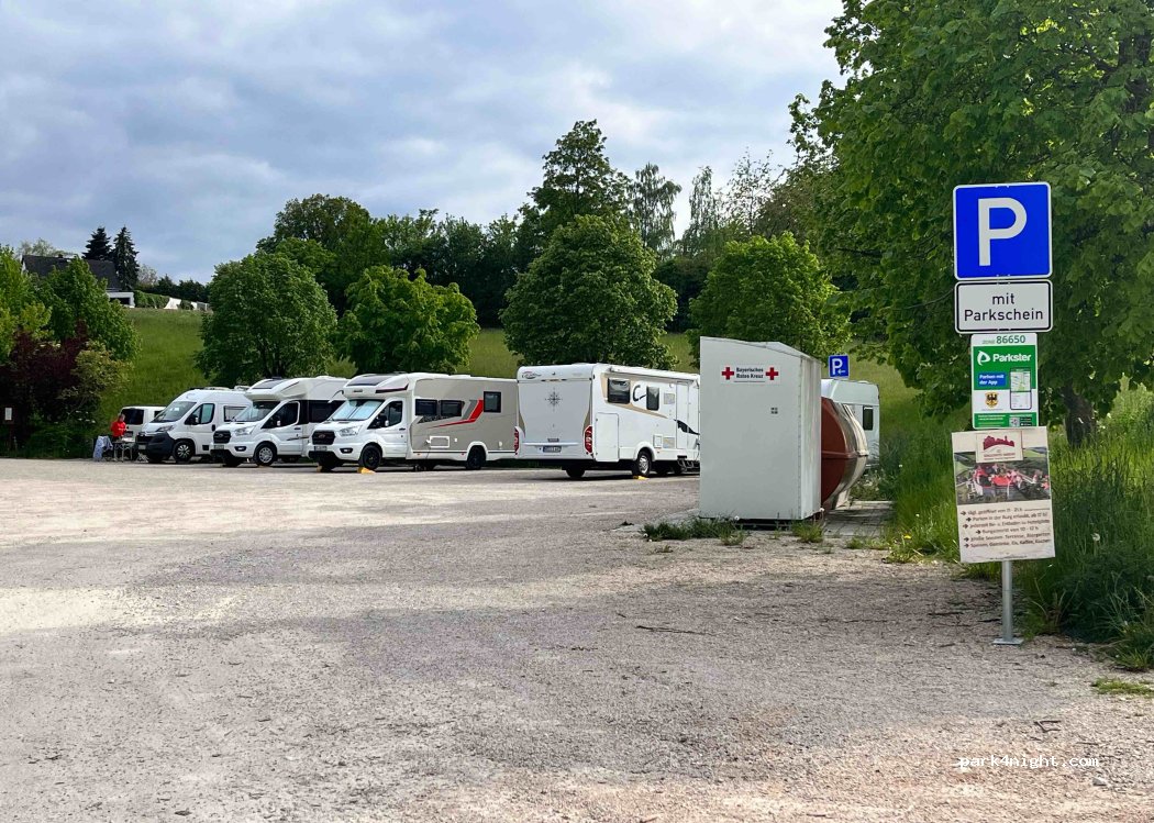 Wohnmobilstellplatz Schloss Harburg — foto 2