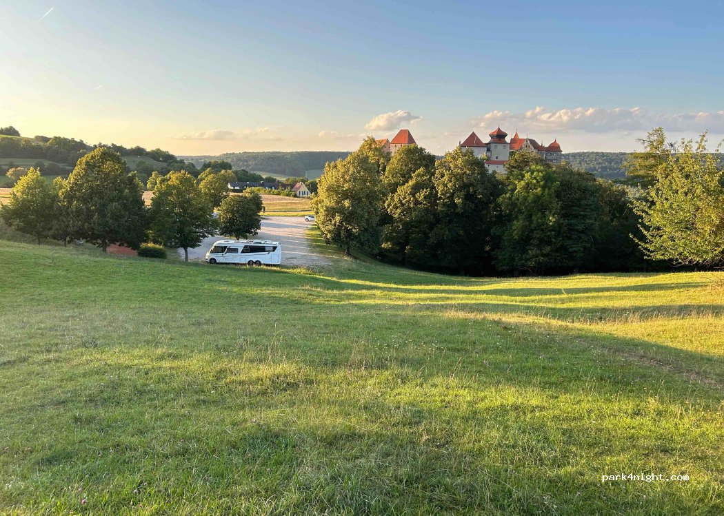 Wohnmobilstellplatz Schloss Harburg — foto 3