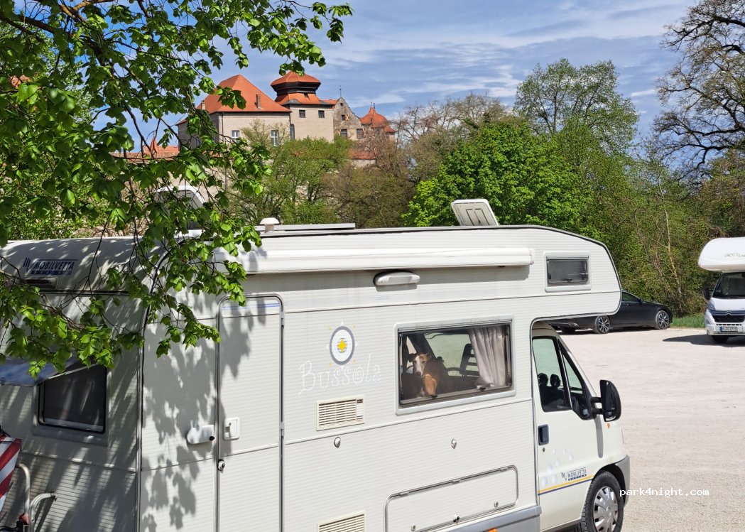 Wohnmobilstellplatz Schloss Harburg — foto 4