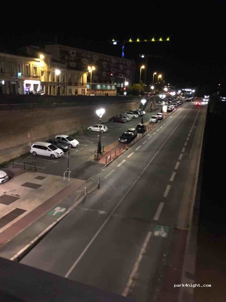 (33000) Bordeaux - 4 Quai des Queyries — foto