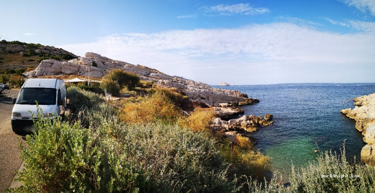 (13008) Marseille - 40 Boulevard la Calanque de Samena — foto