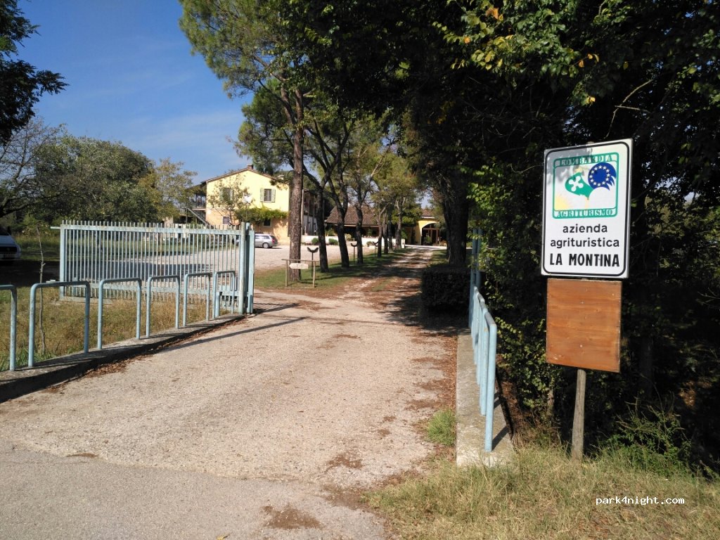 Camper Parking Agriturismo La Montina — foto