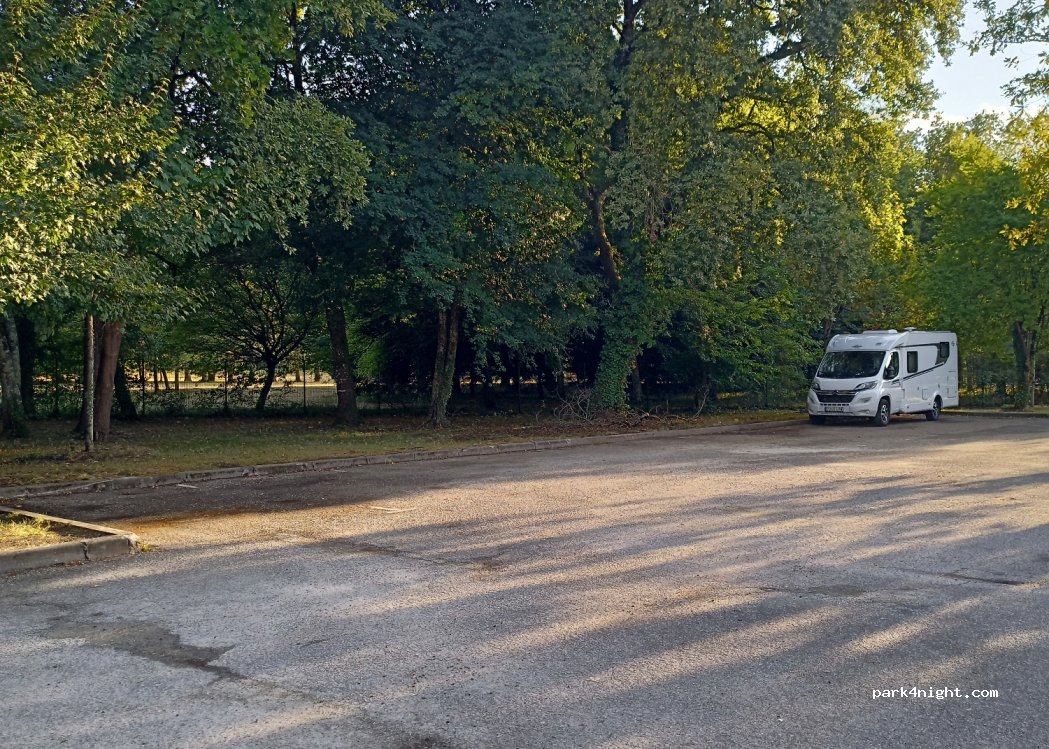 (33170) Gradignan - 257 Cours du Général de Gaulle — foto 4