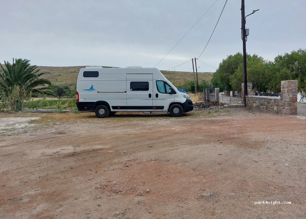 (811 03) Sigri - Unnamed Road — foto 2