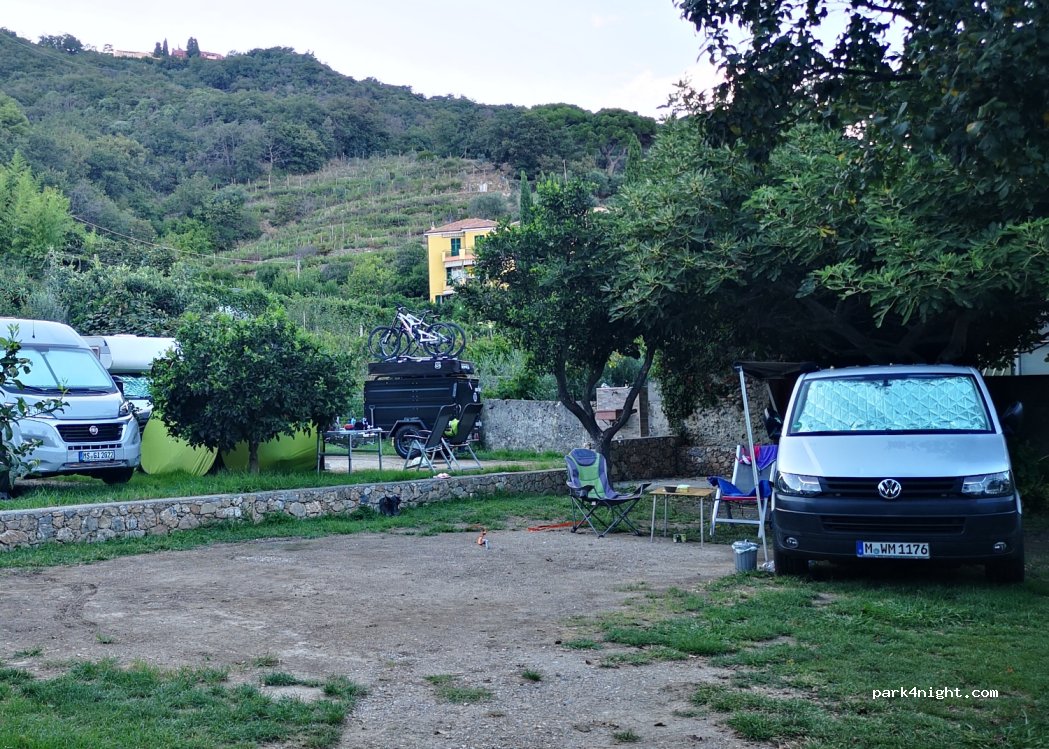Camping Tahiti Finale Ligure — foto