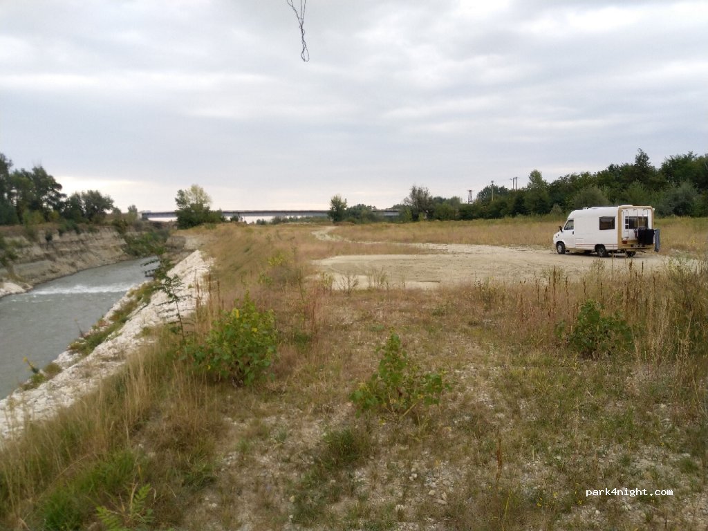 (117220) Căteasca - DJ703B — foto