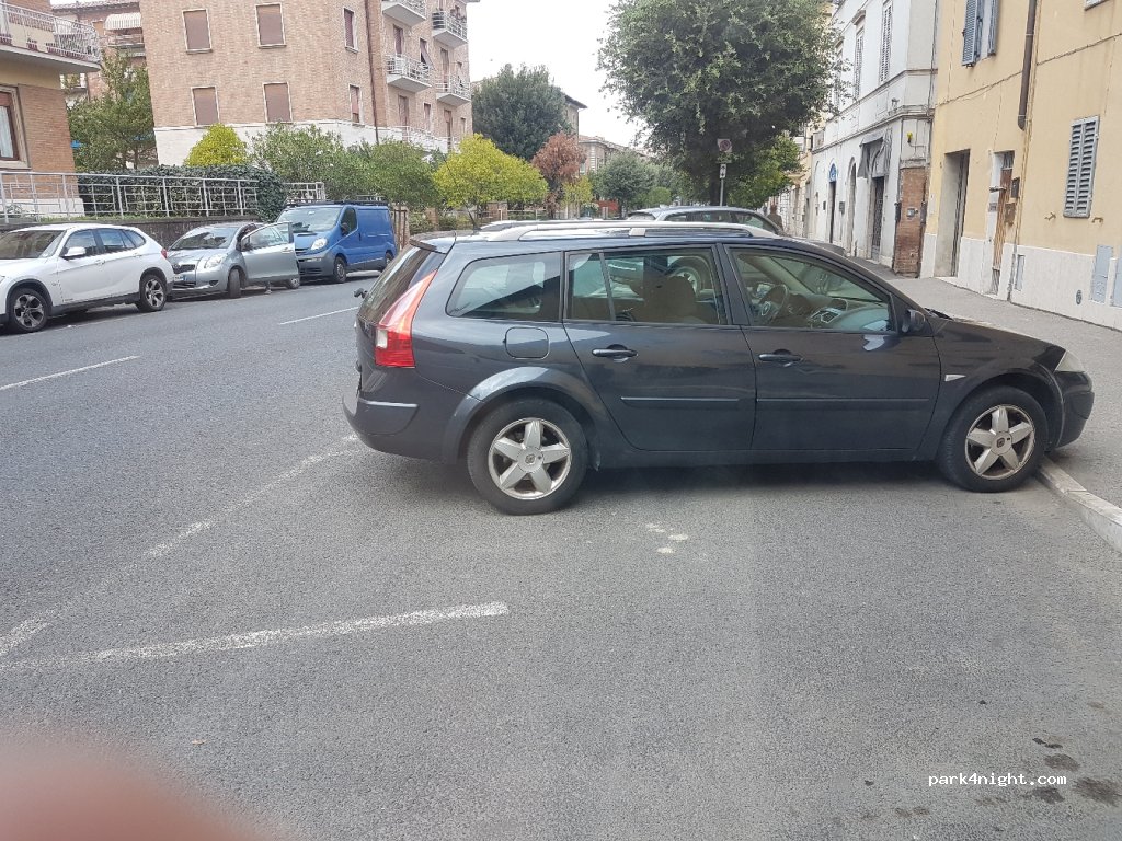 (53100) Siena - 78 Viale Camillo Benso di Cavour — foto