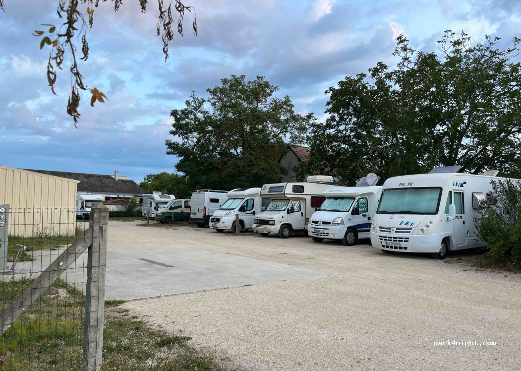 (18500) Marmagne - Rue du Stade — foto 3