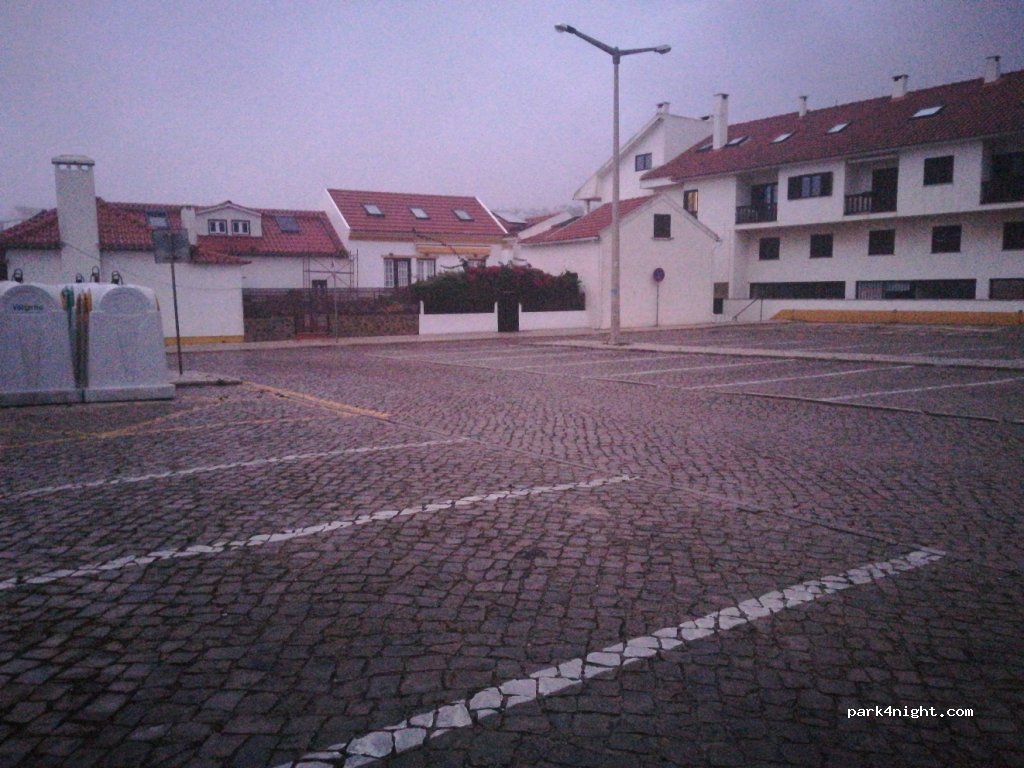 (2430-517) Marinha Grande - Rua Antigas Serrações — foto 3
