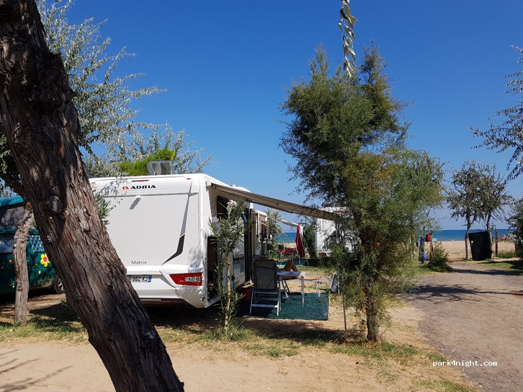 Parco Vacanze Eden Blu | Camping & Area per Camper — foto