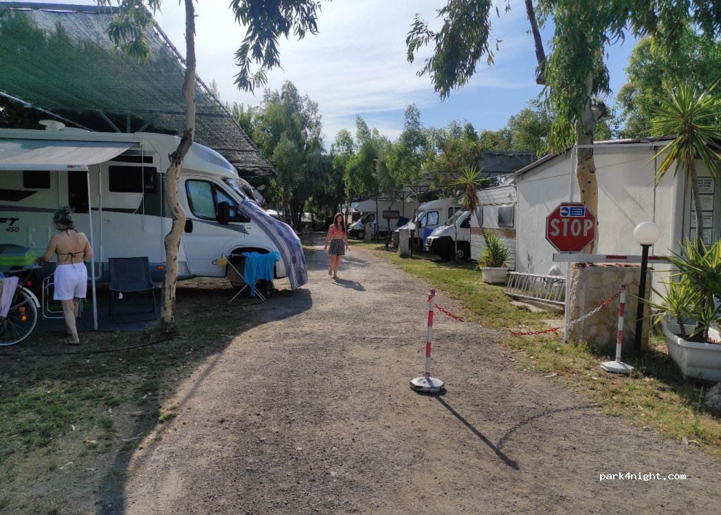 Parco Vacanze Eden Blu | Camping & Area per Camper — foto 3