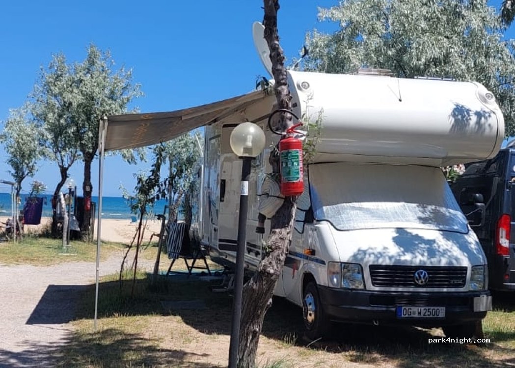 Parco Vacanze Eden Blu | Camping & Area per Camper — foto 4