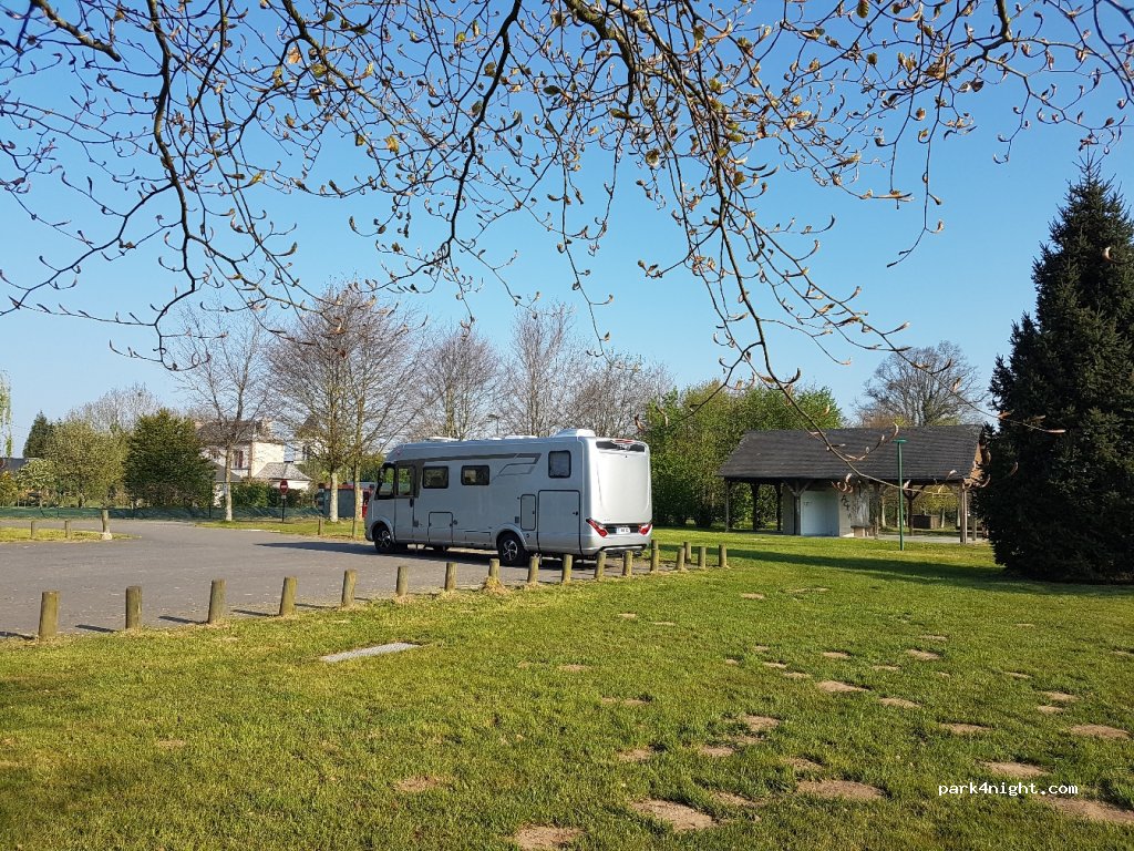 (27350) Hauville - 3 Route de Barneville — foto 3