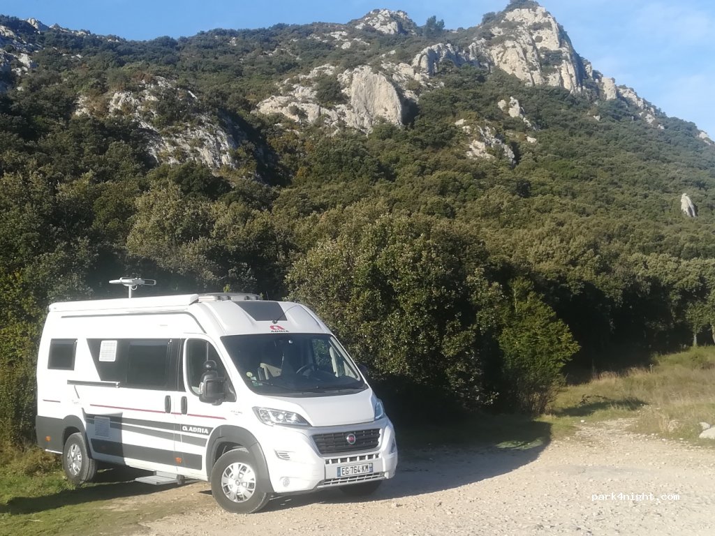 (13810) Eygalières - D24 — foto