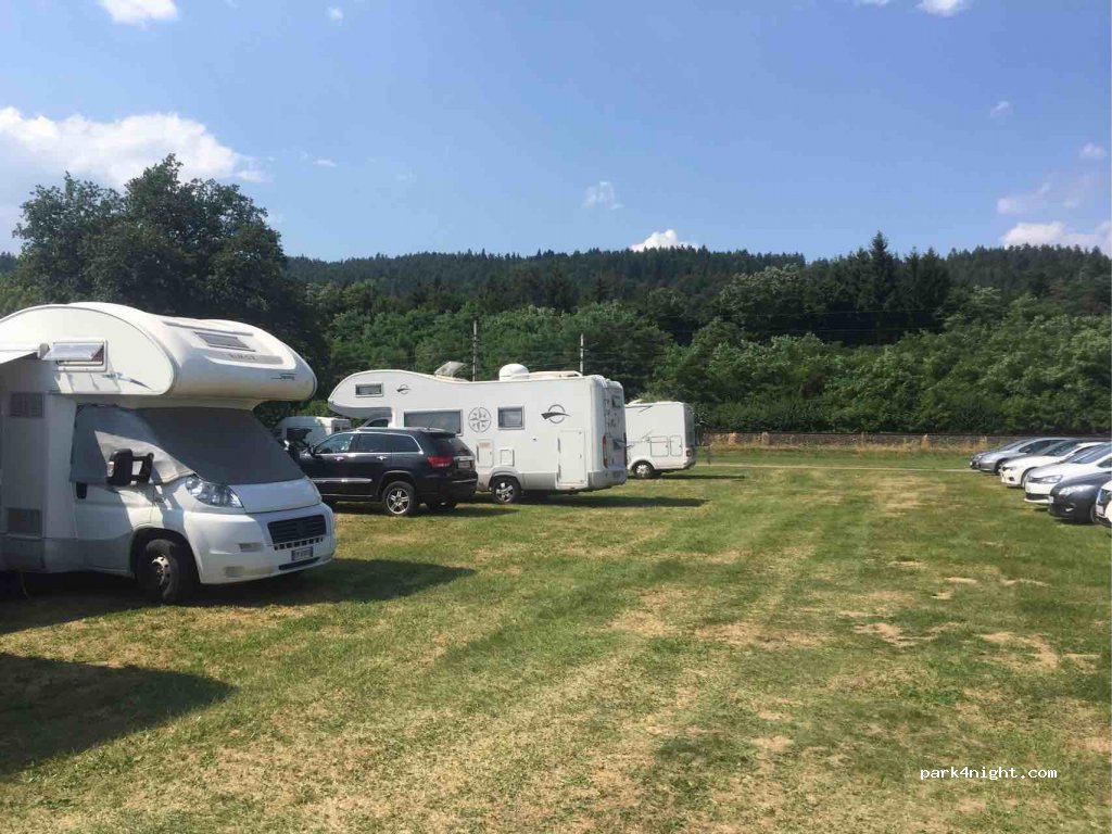 (9020) Klagenfurt am Wörthersee - 98A Kohldorfer Straße — foto