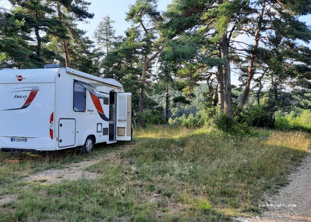 (48500) La Canourgue - Unnamed Road — foto