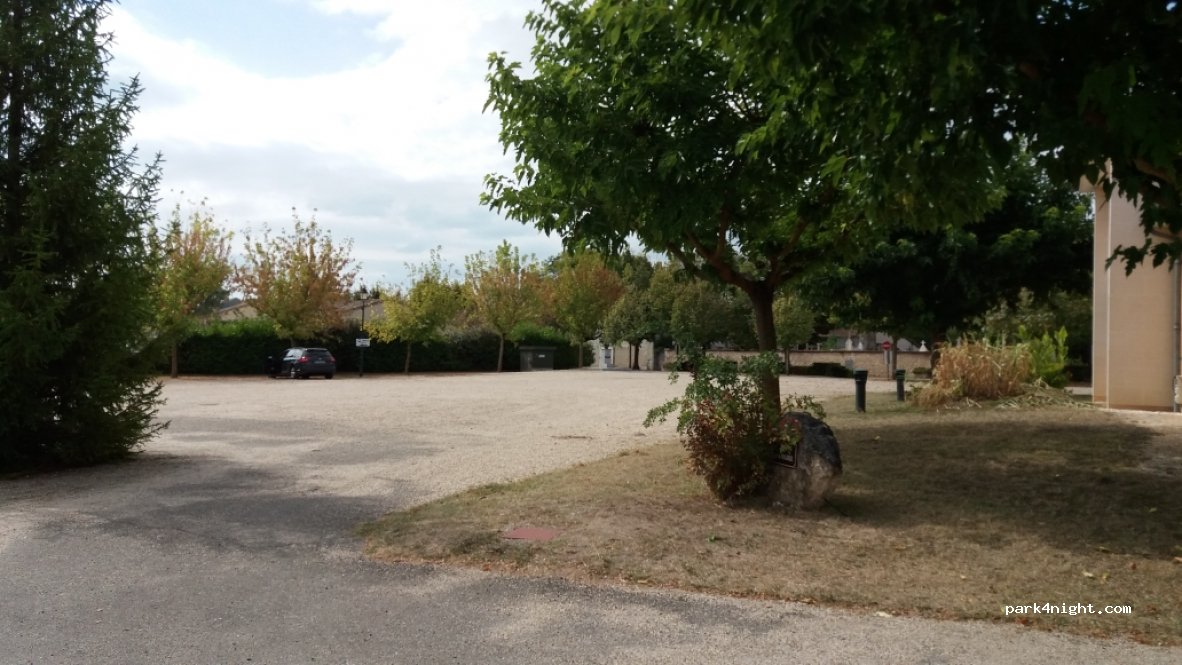 (16390) Bonnes - 5 Le Bourg — foto