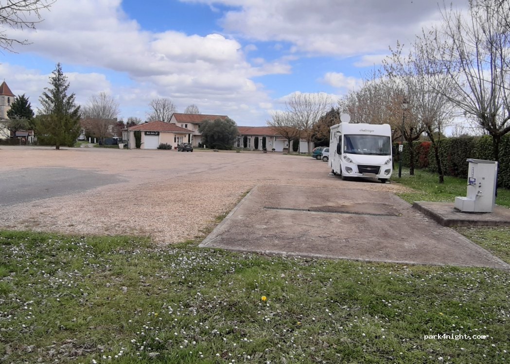 (16390) Bonnes - 5 Le Bourg — foto 4