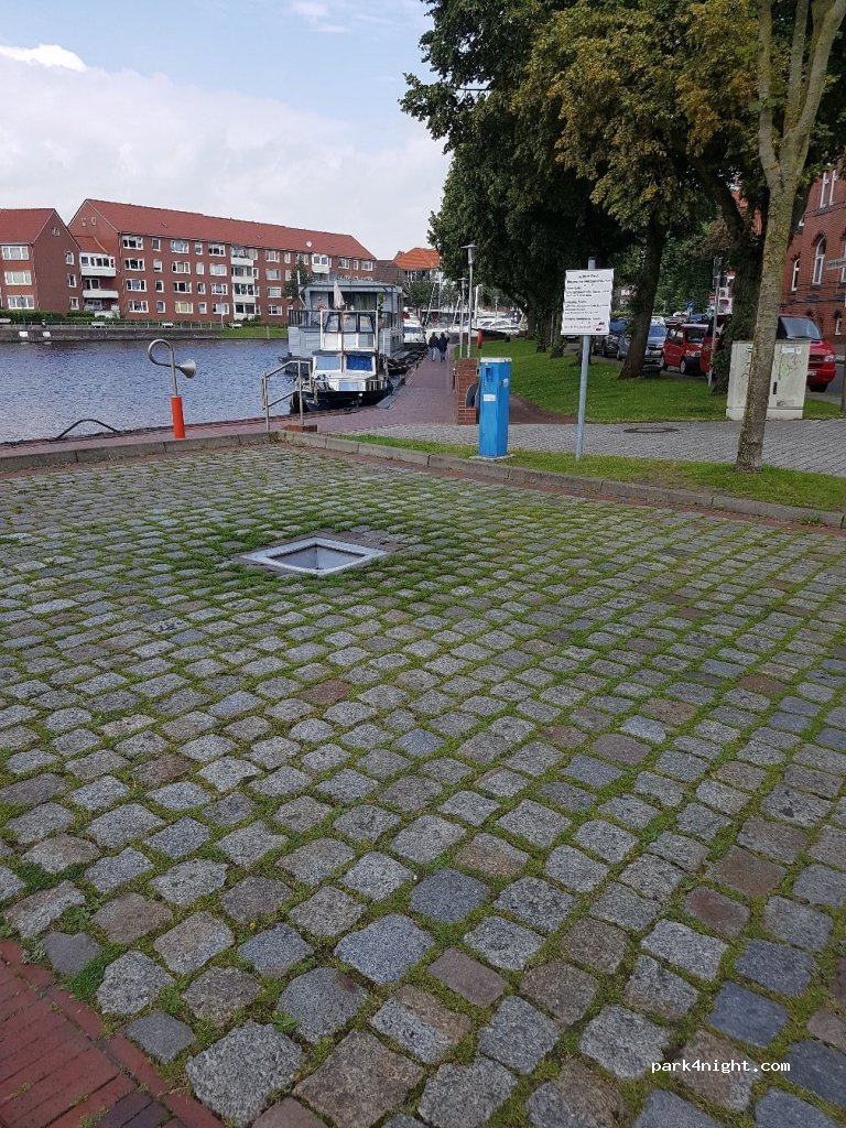 (26725) Emden - 3 Am Eisenbahndock — foto