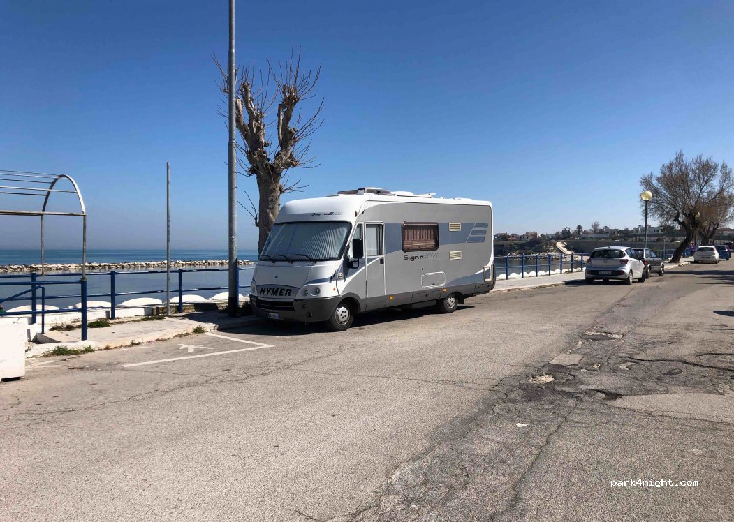 (70059) Trani - 12 Lungomare Cristoforo Colombo — foto 4