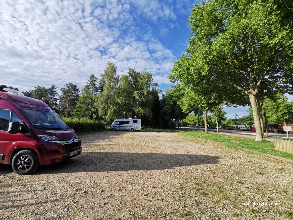 (63600) Ambert - 37 Avenue du 11 Novembre — foto 3