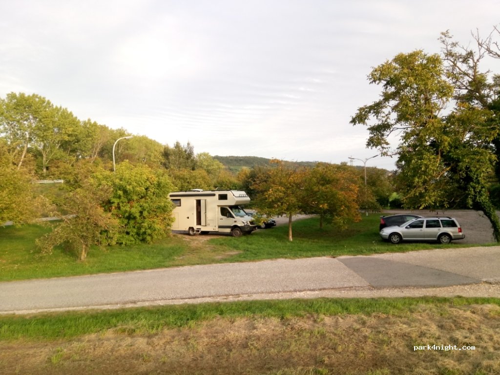 (2100) Langenzersdorf - 12 Tuttendörfl — foto