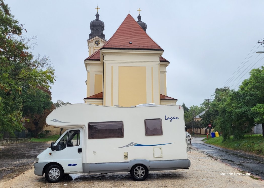 (2890) Tata - 41 János Pál tér — foto 3
