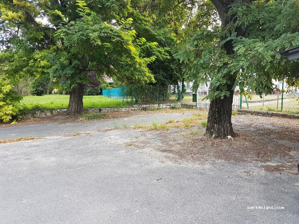 (8600) Siófok - 73 Május 1. utca — foto 2