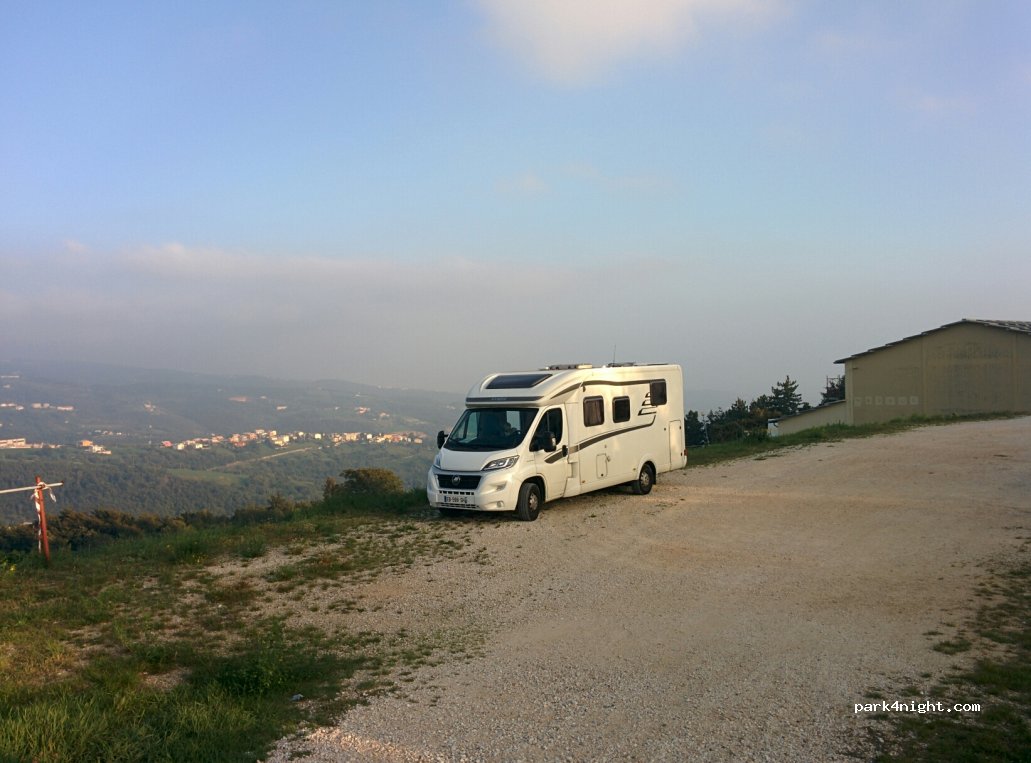(37020) Sant'Anna D'alfaedo - 6 Piazza dalla Bona Gian Attilio — foto