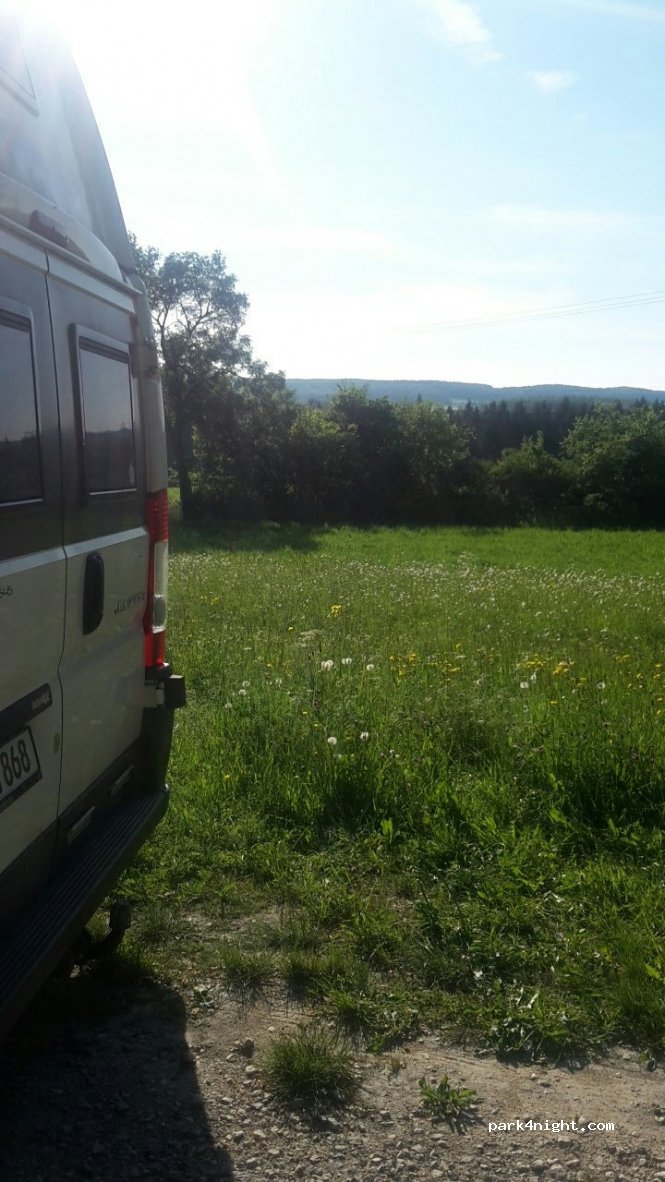 Burg Hohengundelfingen Parkplatz — foto 2