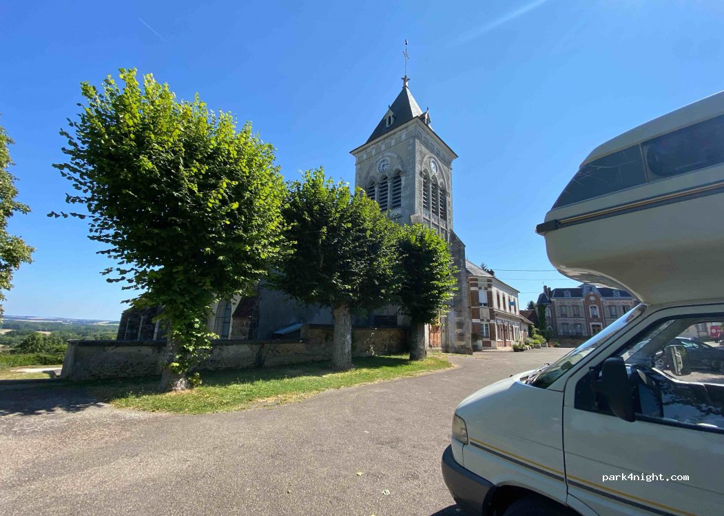(89110) Saint-Aubin-Château-Neuf - 1 Place Aristide Briand — foto 2