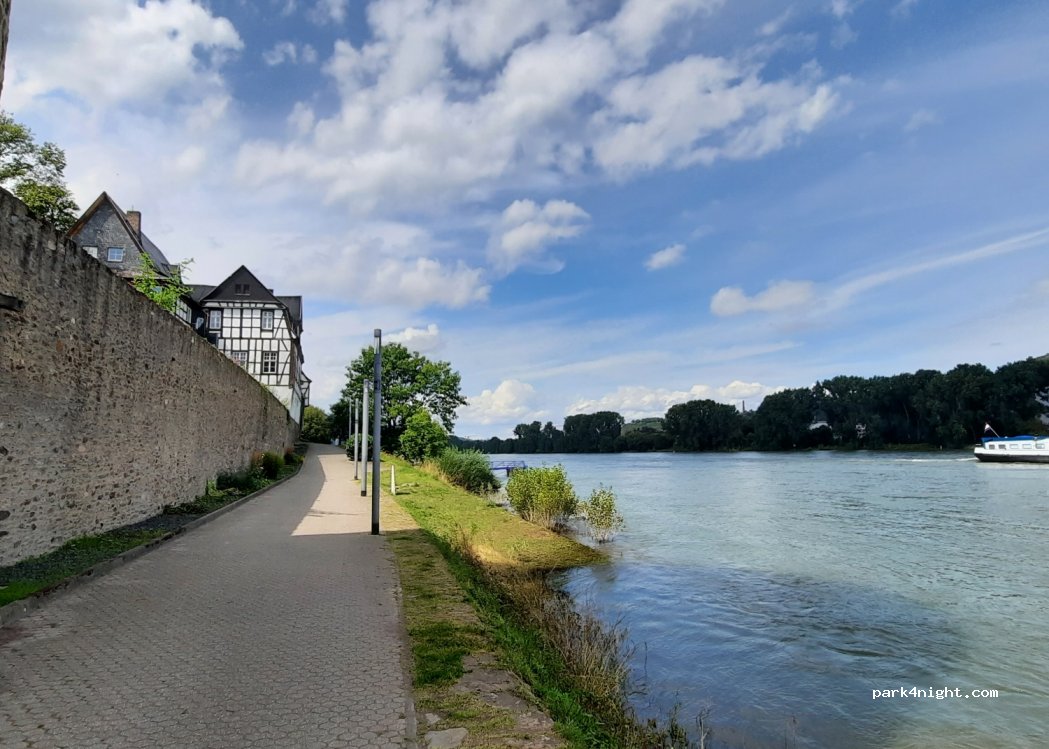 (56321) Rhens - 18C Tauberbacher Weg — foto 3