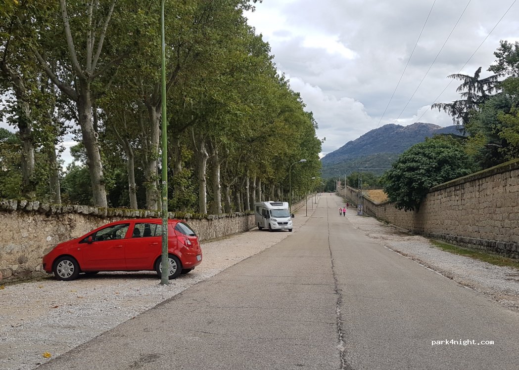 (28200) San Lorenzo de El Escorial - Calle Calleja Larga — foto 2