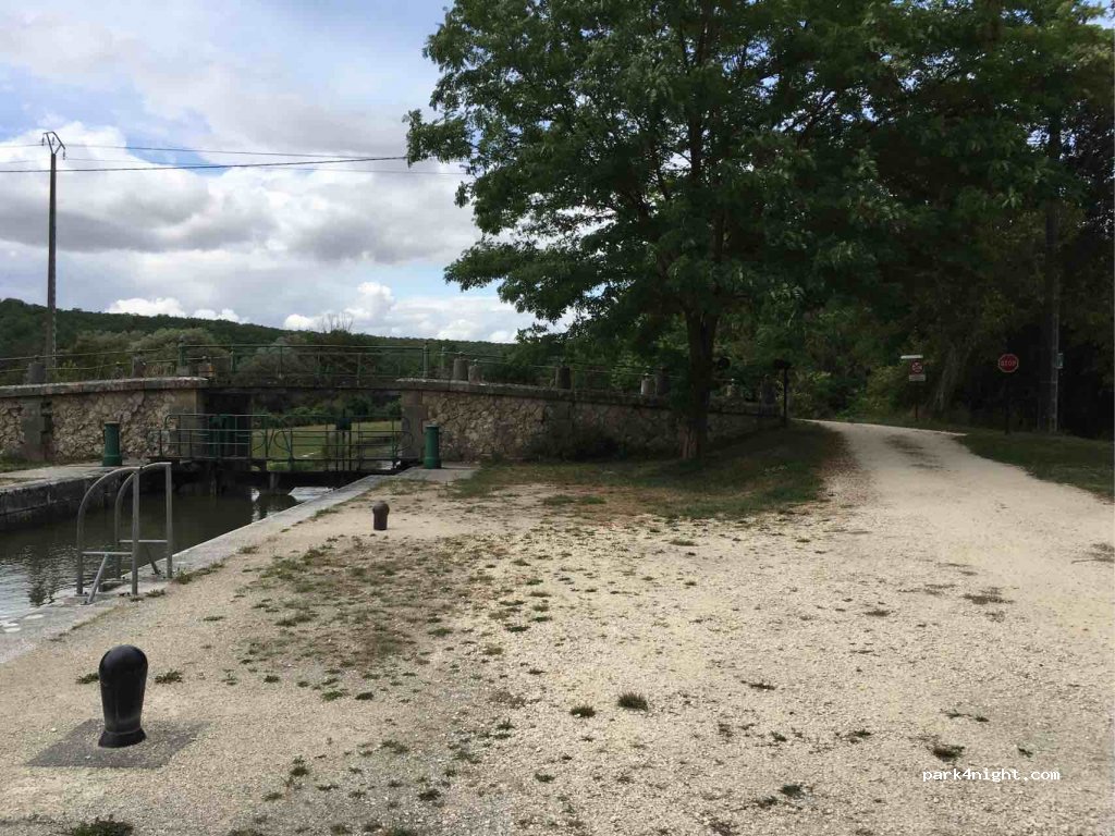(89660) Châtel-Censoir - 529 Le Gade — foto
