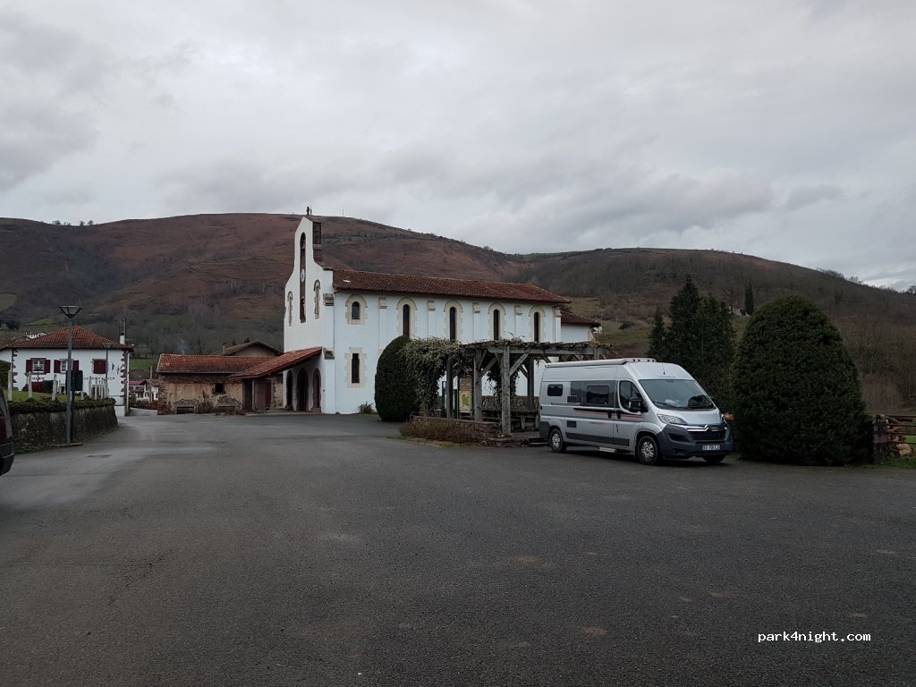 (64220) Irouléguy - Unnamed Road — foto 2