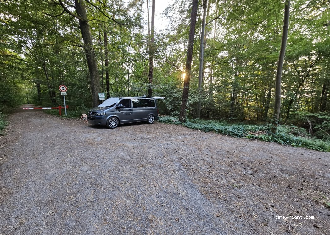 (70329) Stuttgart - Weiler-Spitz-Straße — foto 3