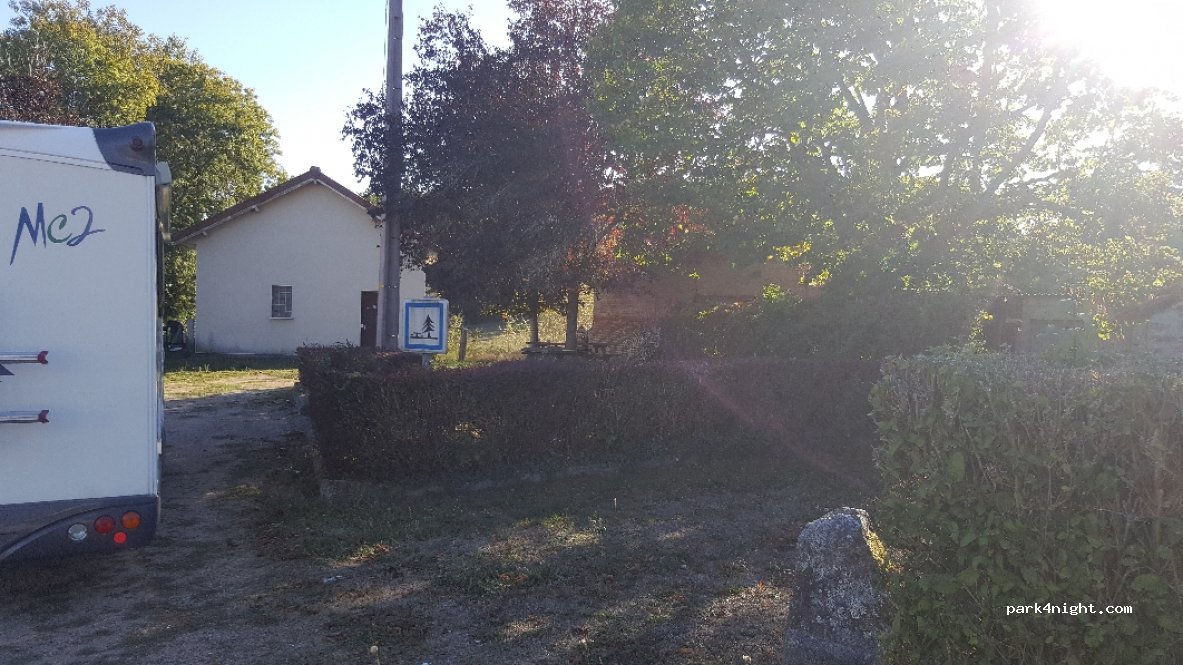 (23200) Saint-Médard-la-Rochette - 15 D942 — foto 2