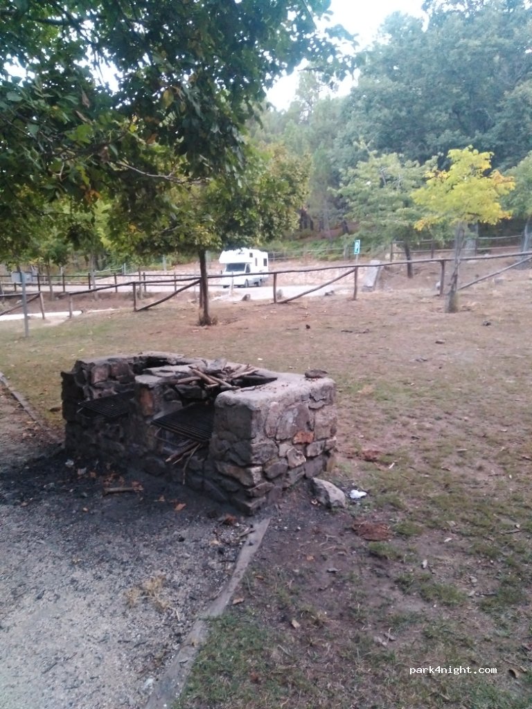 (05279) El Tiemblo - Unnamed Road — foto