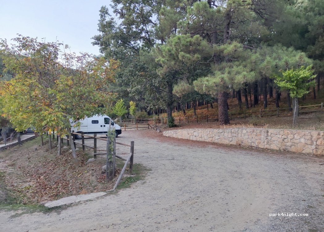 (05279) El Tiemblo - Unnamed Road — foto 3