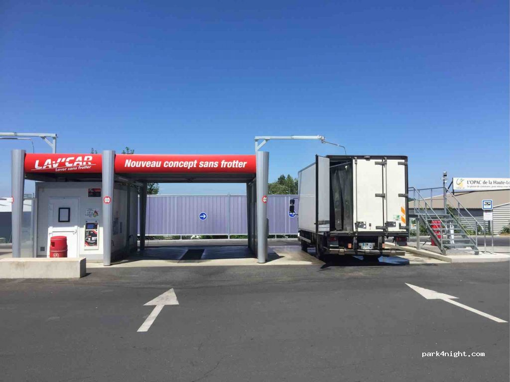 (43200) Yssingeaux - 50 Zone d'activité du Fromental — foto 2