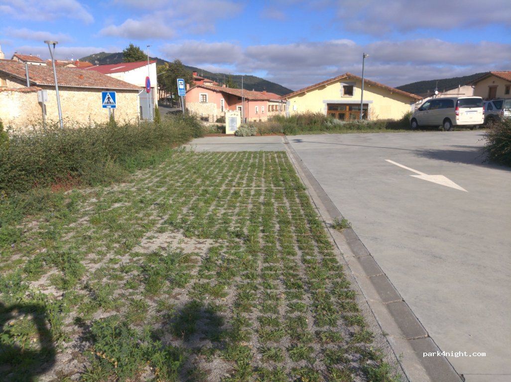 Area autocaravanas Urizaharra Hiribidea — foto 2