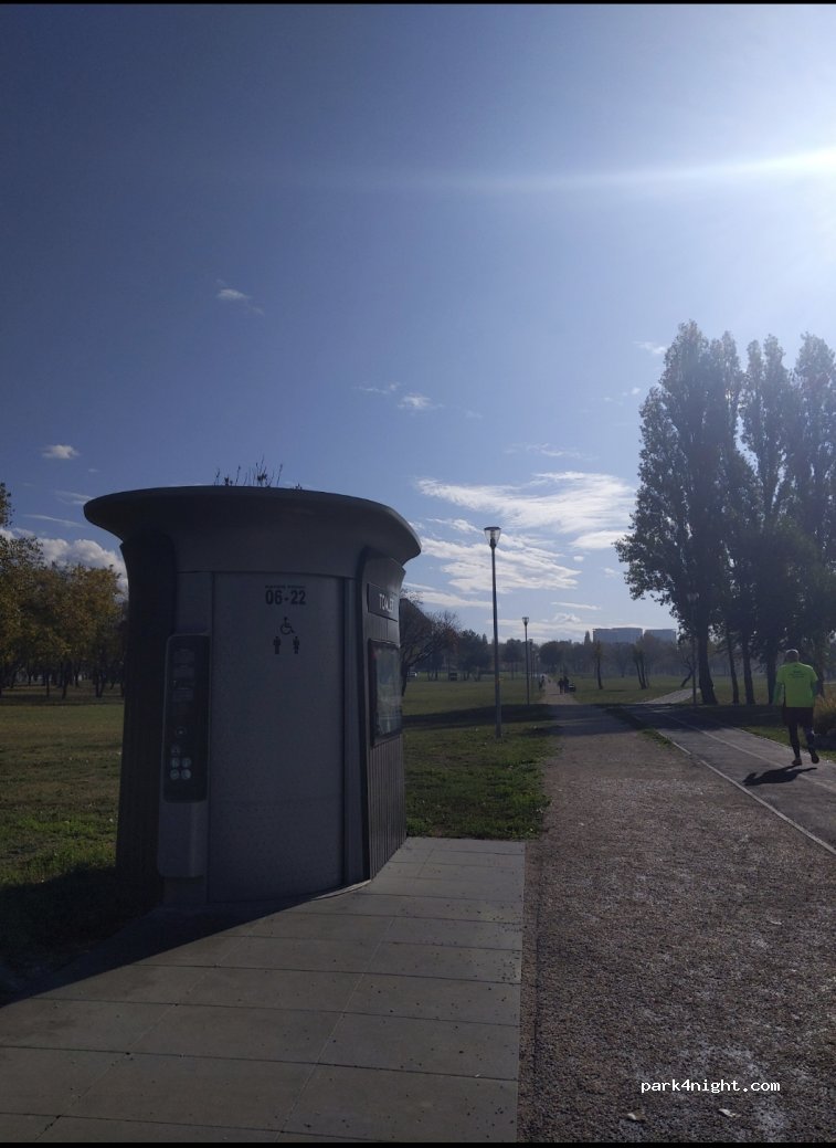 () Beograd - 2 Ušće — foto 3