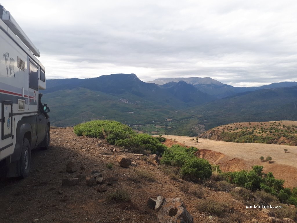 (422 00)  - Ethniki Odos Trikalon Ioanninon — foto