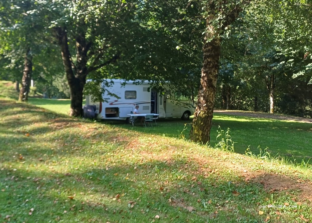 Camping municipal le Pre Chaton Saint-Salvadour — foto 3