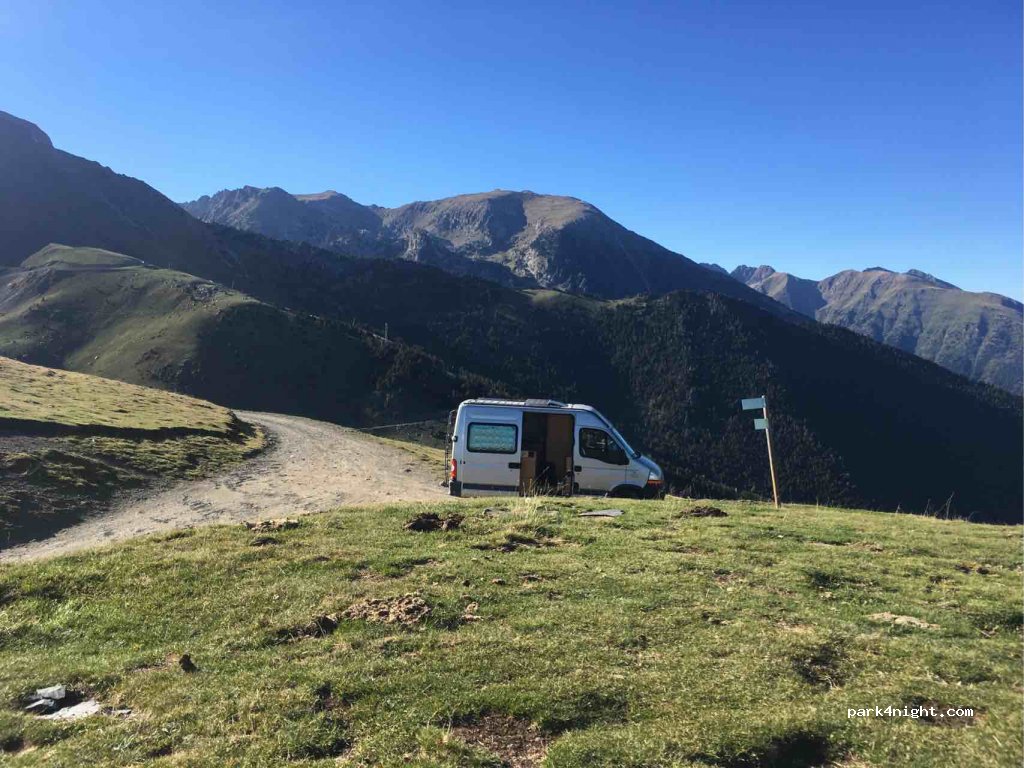 (25597) Rialp - Unnamed Road — foto