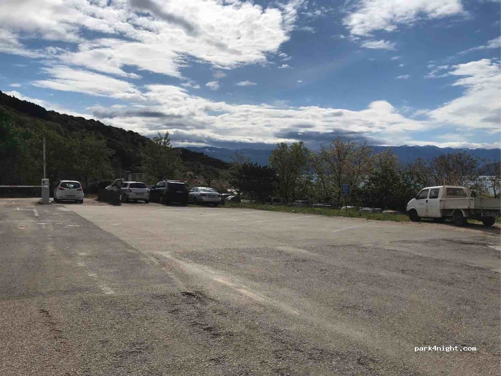 (51523) Baška - 2 Zagrebačka ulica — foto