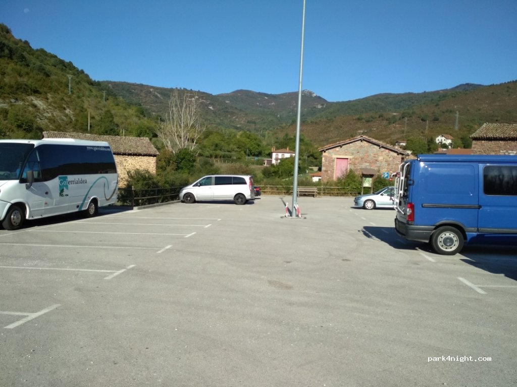 (31439) Oroz-Betelu - 66 Calle la Plaza — foto